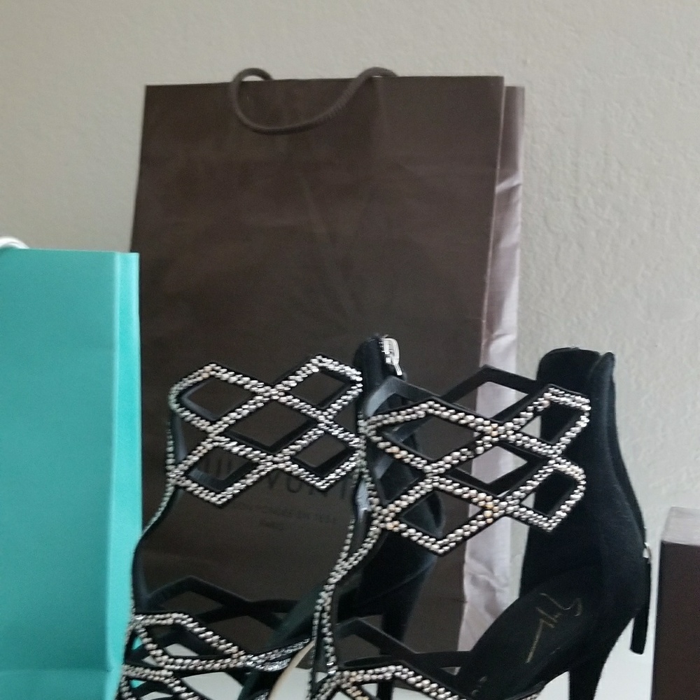 6.5 sz.  Giuseppe Zanotti Crystal heels